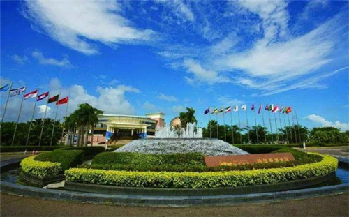 凤凰县加盟个酸辣粉店多少钱，在凤凰县加盟蓉姐酸辣粉有市场吗